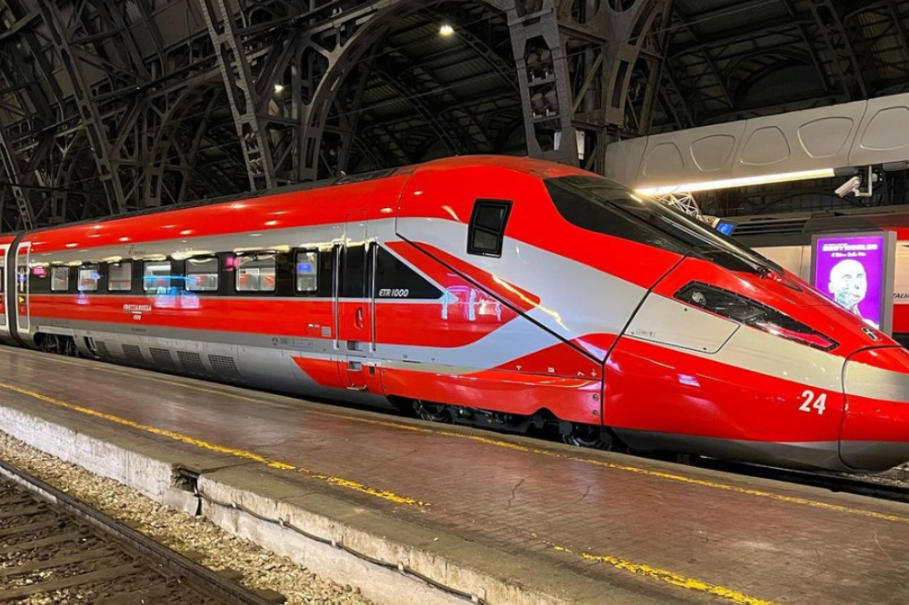Ferrovie, disagi sulla linea Av Roma-Firenze. Treni in ritardo di oltre un'ora: il motivo