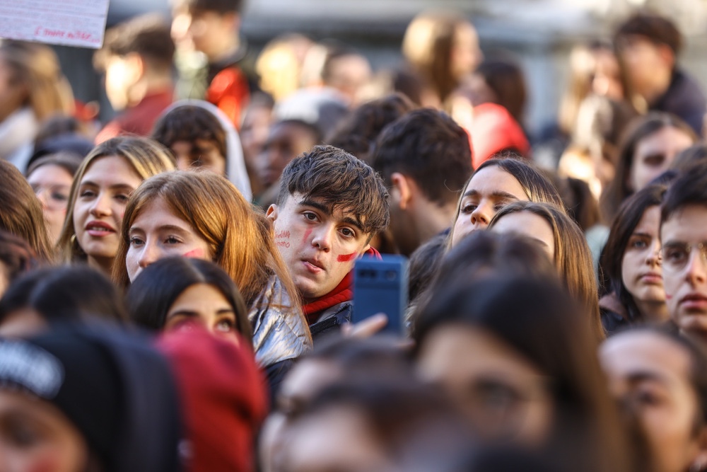 Scontri a Firenze e Pisa, i giovani tornano a protestare in piazza