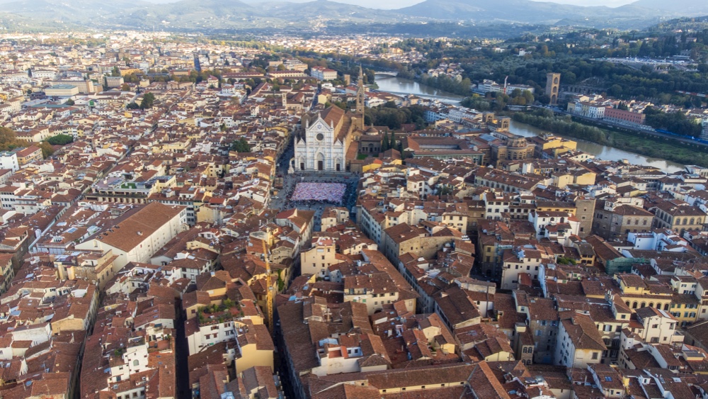  Via al rifacimento del marciapiede davanti al Cenacolo di Santa Croce a Firenze