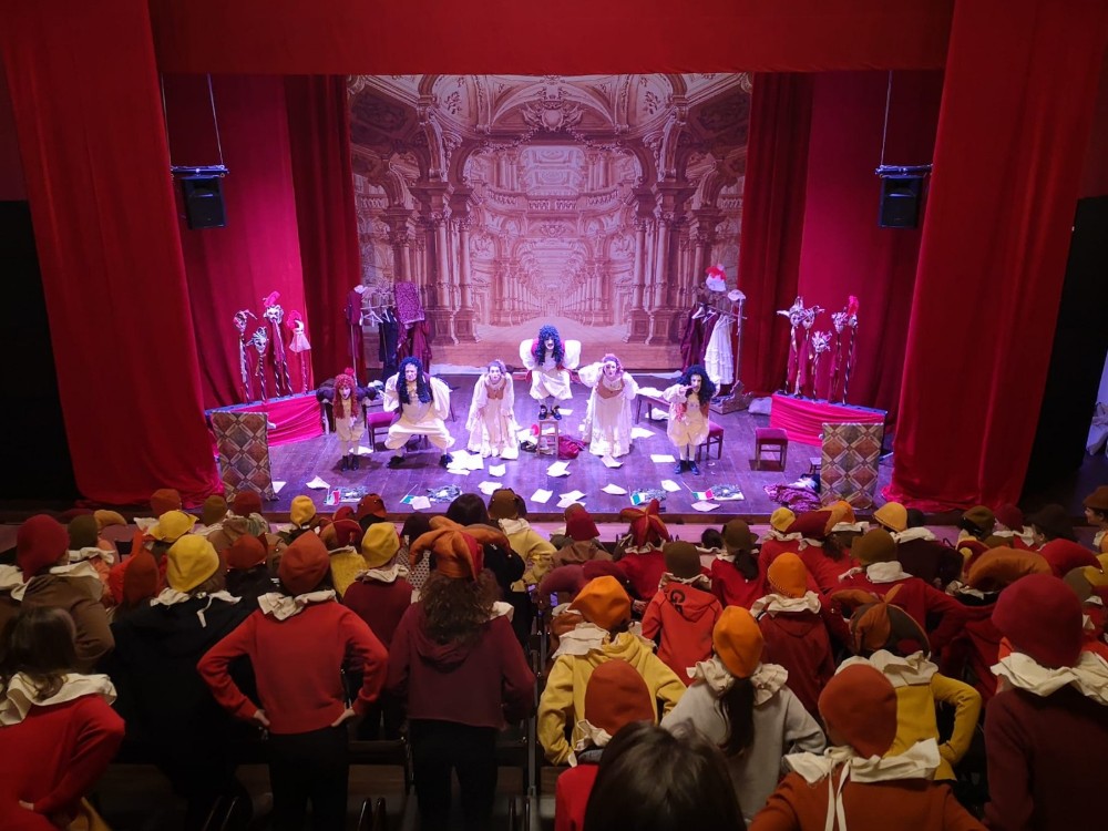 Il teatro della Pergola ha la nuova facciata