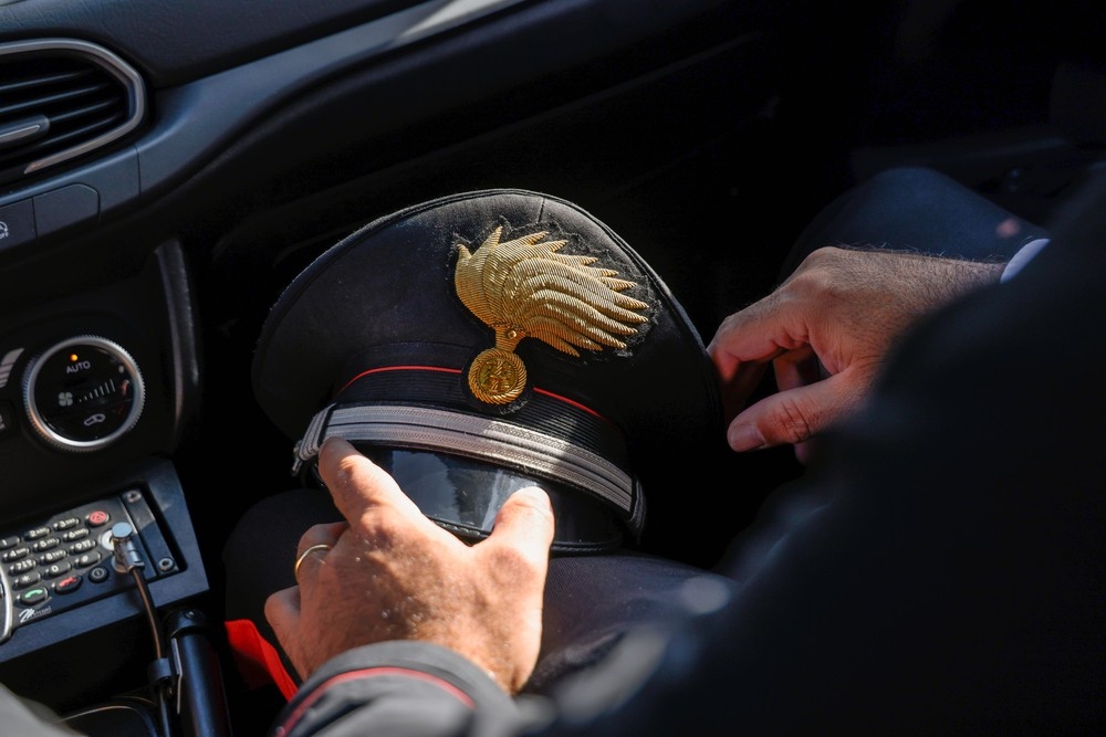 Si finge carabiniere e truffa un'anziana: arrestato: 