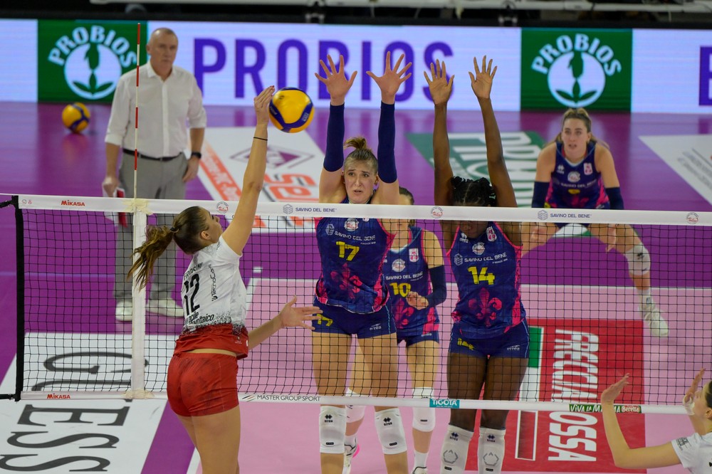 Quarta sconfitta stagionale per la Savino Del Bene Volley