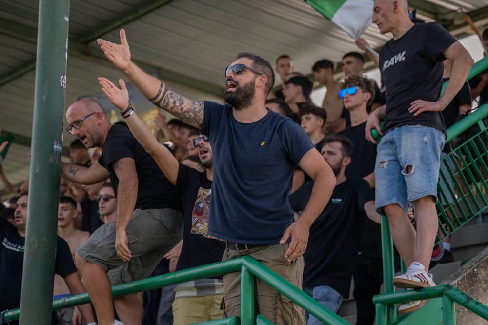 Carrara, Ultras Torres via dagli spalti per striscione negato su Riva
