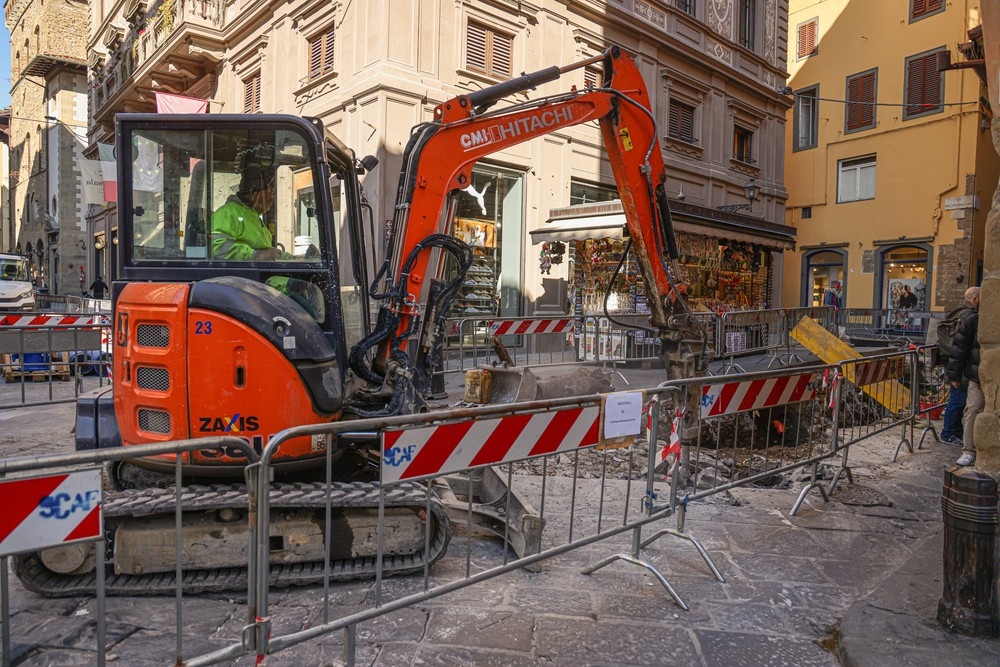 Nuovo asfalto in via del Ronco Lungo, lavori alla rete idrica in via Cave di Monteripaldi