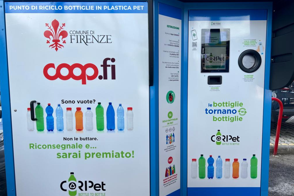 A Firenze raddoppiano gli ecocompattatori 'mangia-plastica'