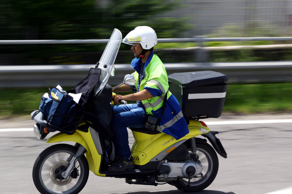 Poste, Cgil Toscana contro la cessione delle quote Mef