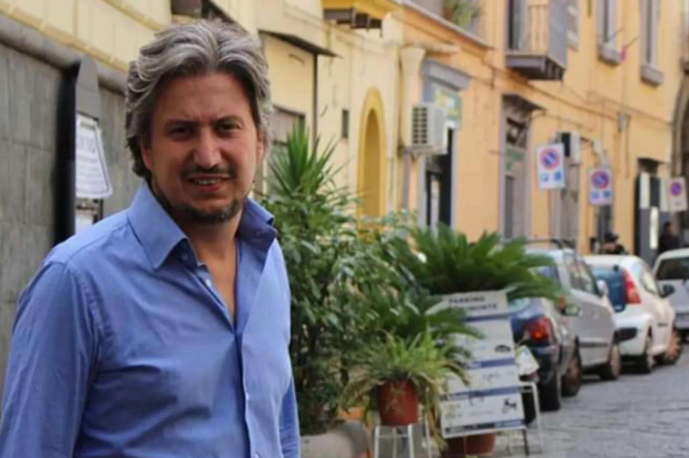 Capogruppo del Pd a Napoli: “Schmidt prenda decisione inequivocabile”