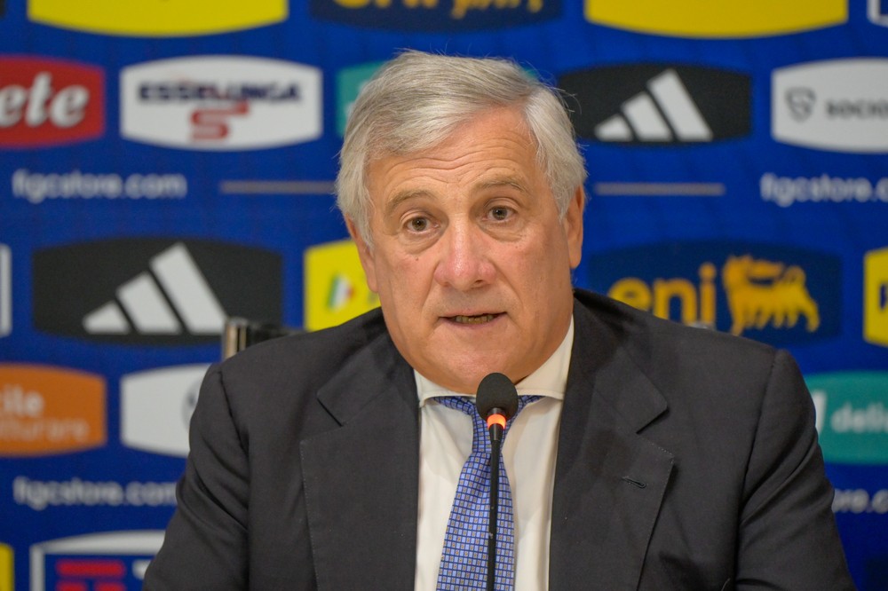 Crollo Firenze, Tajani: “Rispetto regole, severità e controlli”