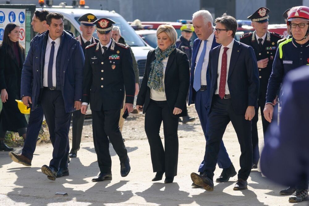 L'arrivo del Ministro Calderone al cantiere crollato in via Mariti