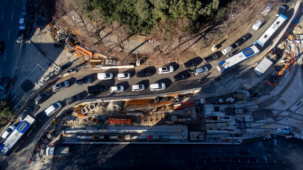 Via del Mezzetta chiusa al traffico per un incidente
