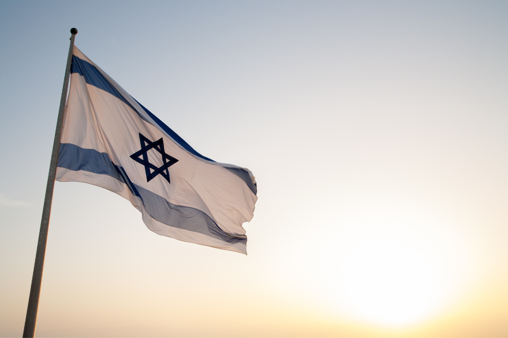 Bandiere Israele in Consiglio Firenze, polemica e stop seduta