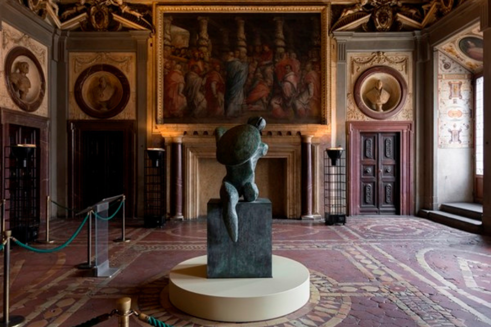 A Palazzo Vecchio il 'Guerriero con Scudo' di Moore