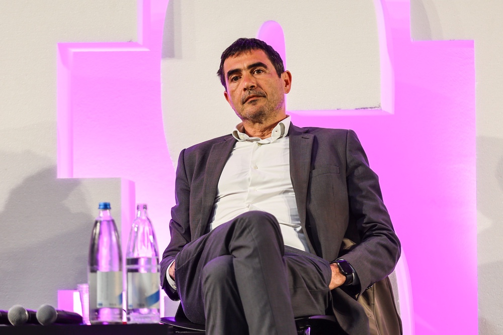 Manganellate nei cortei, Fratoianni: “Incredibile la polemica di Meloni con Mattarella”