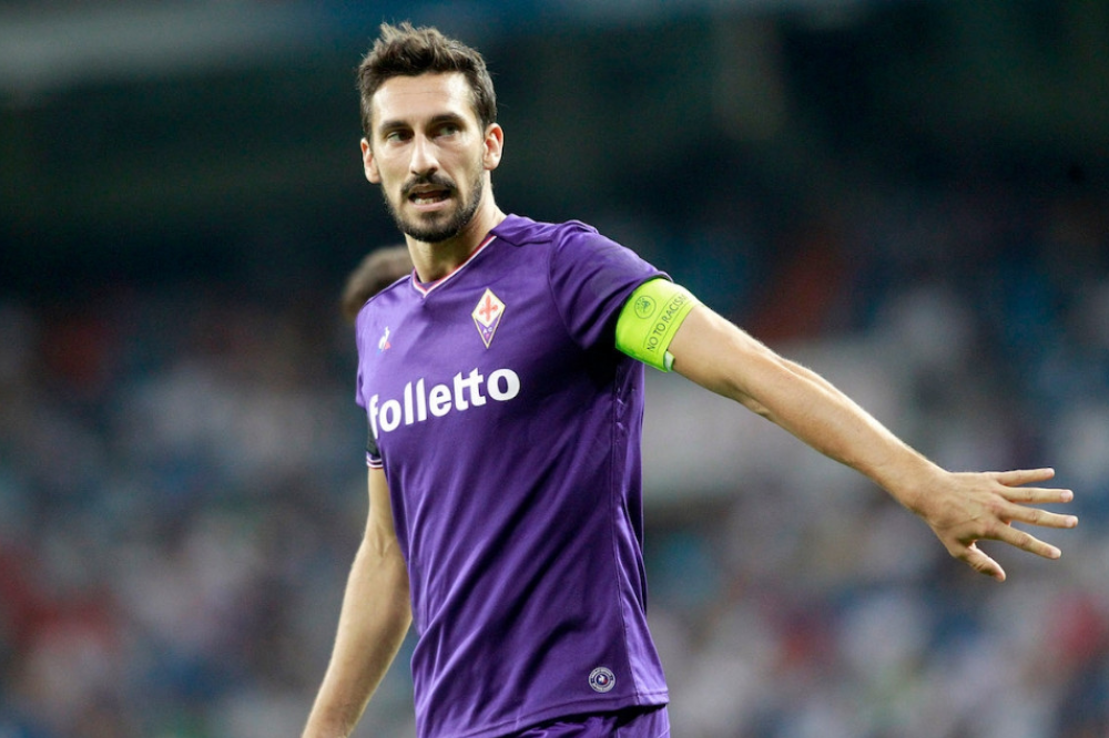 Sei anni senza Davide Astori. Il club viola ricorda il capitano: “Sempre con noi”