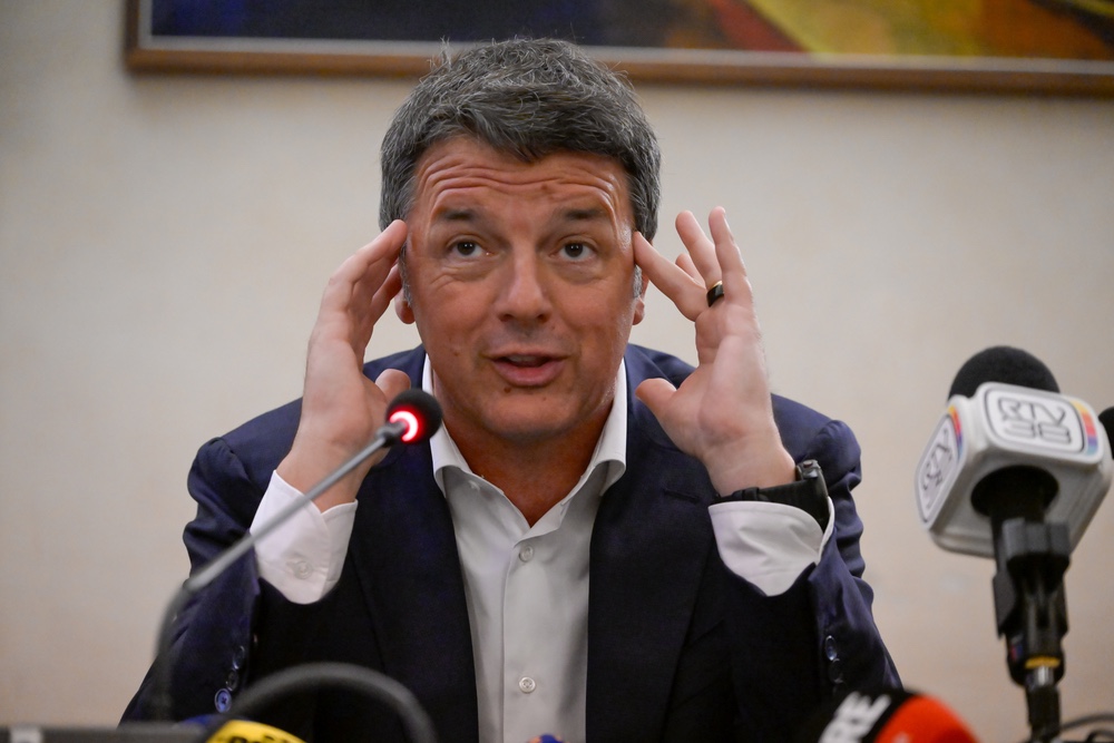 Caso Consip, Renzi: “Chi dovrebbe parlare resta in un vile silenzio”