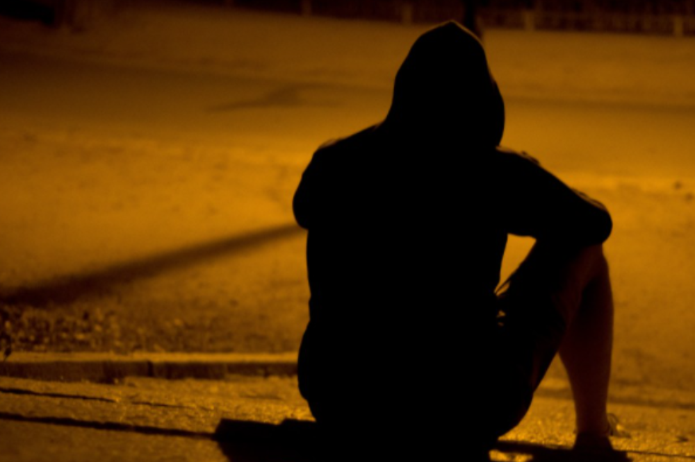 Connessi, ma sempre più distanti: un fiorentino su quattro si sente solo 
