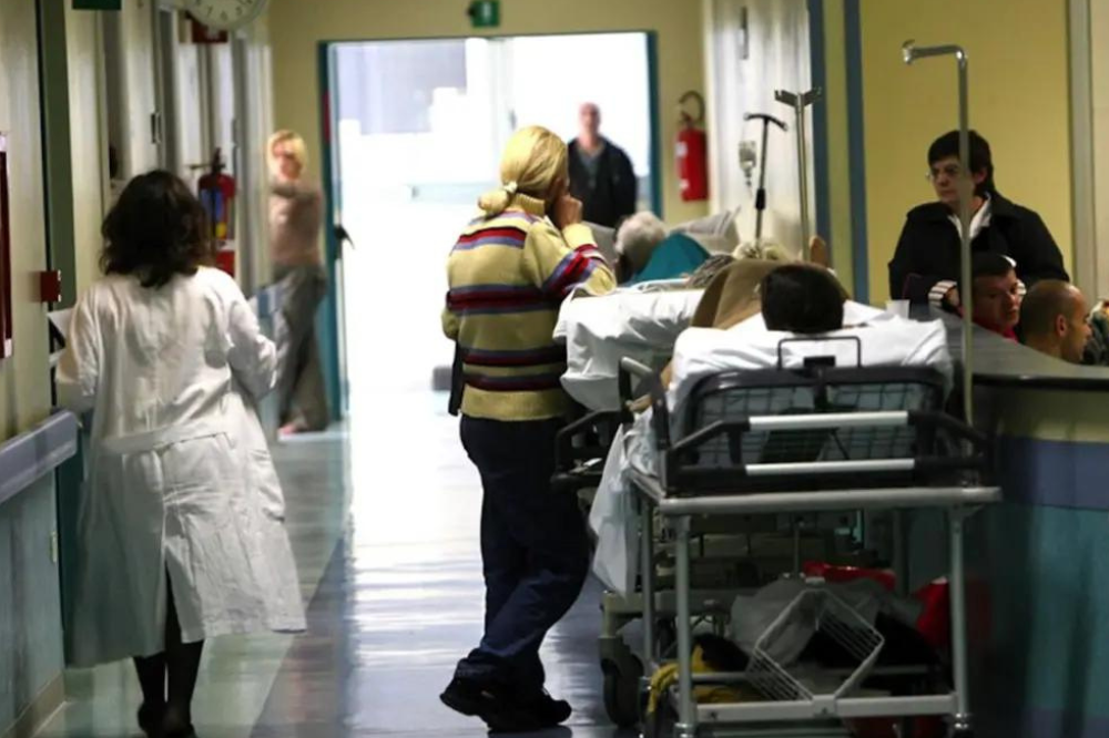 Sanità pubblica, tempi d'attesa sempre più lunghi. Cittadini costretti a rivolgersi al privato
