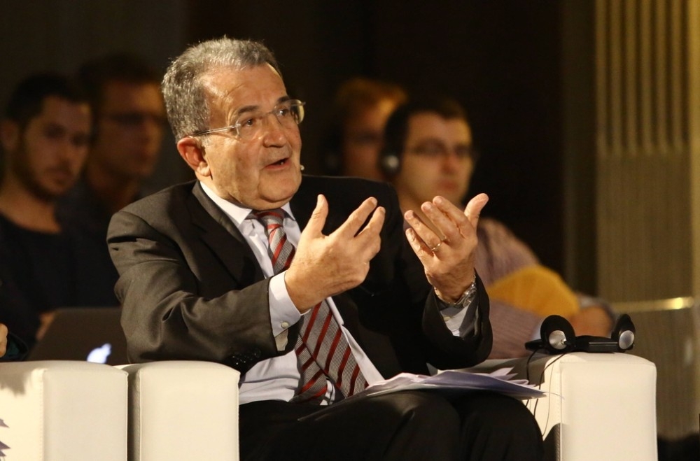 Prodi:  “Democrazia affronti problemi lungo periodo o mondo finirà”