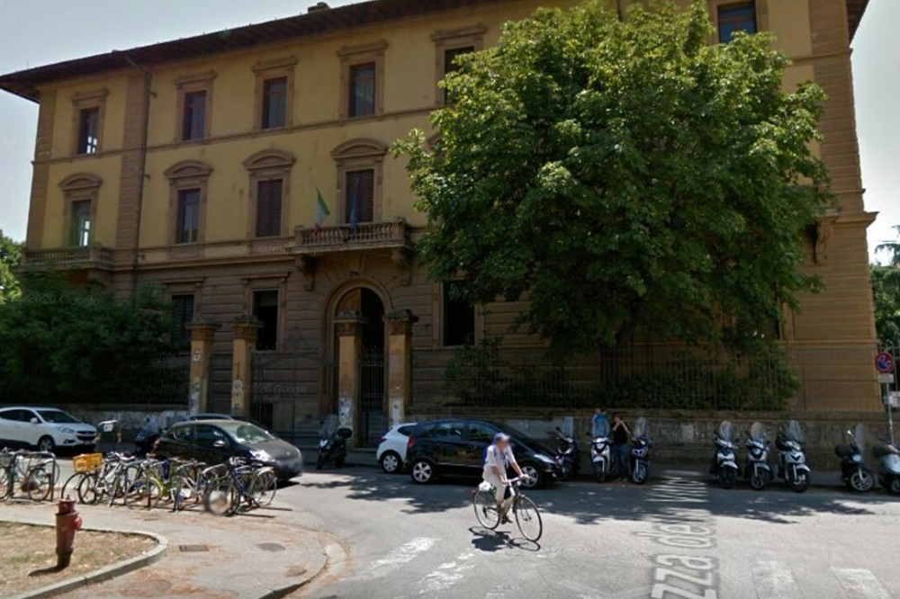Sciopero al liceo Alberti-Dante, a presidio anche i genitori