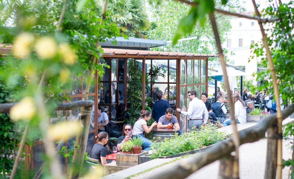 Spaccata al Santarosa bistrot a Firenze, via 100 euro e superalcolici
