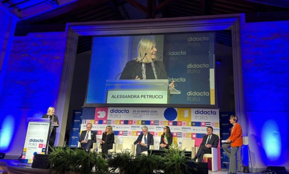 Uil scuola Toscana: “Bene tecnologie ma investire sulle persone”