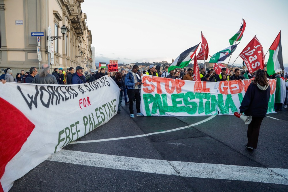 Manifestazione pro Palestina davanti agli Uffizi