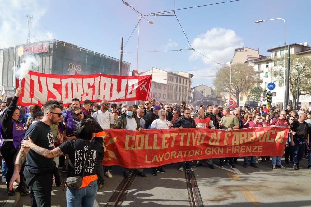 Lavoratori Gkn di Firenze davanti al Rettorato de la Sapienza