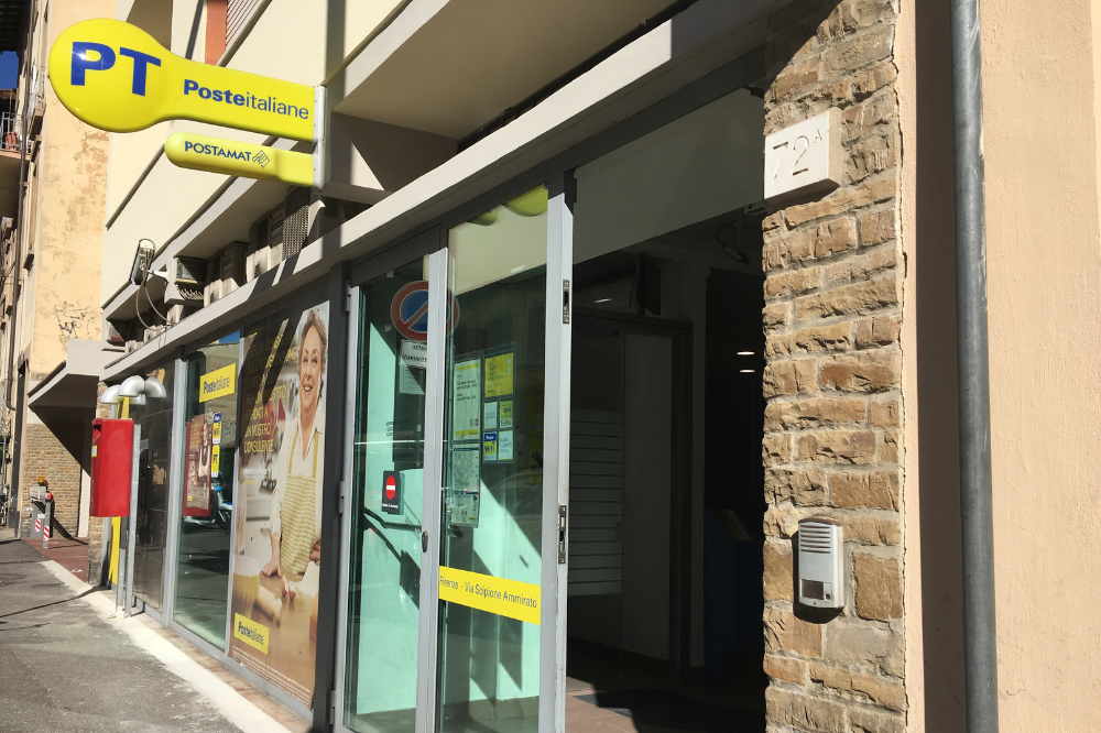 Rapina in ufficio postale a Firenze, rubati 850 euro
