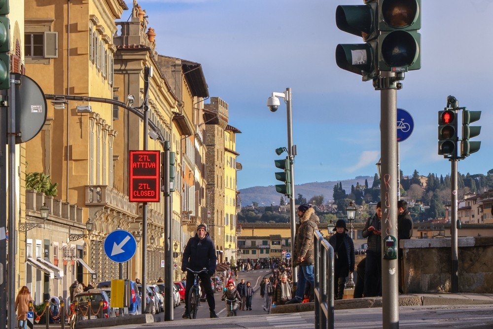 Torna a Firenze la ztl notturna estiva