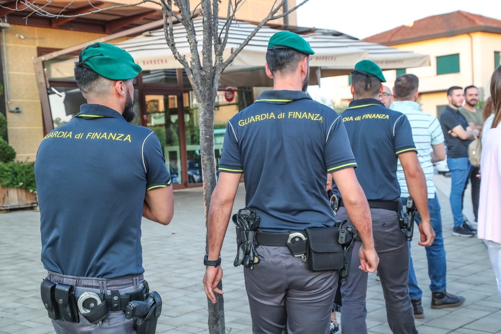 Ritrovo di pregiudicati, stop 10 giorni locale Castelfiorentino