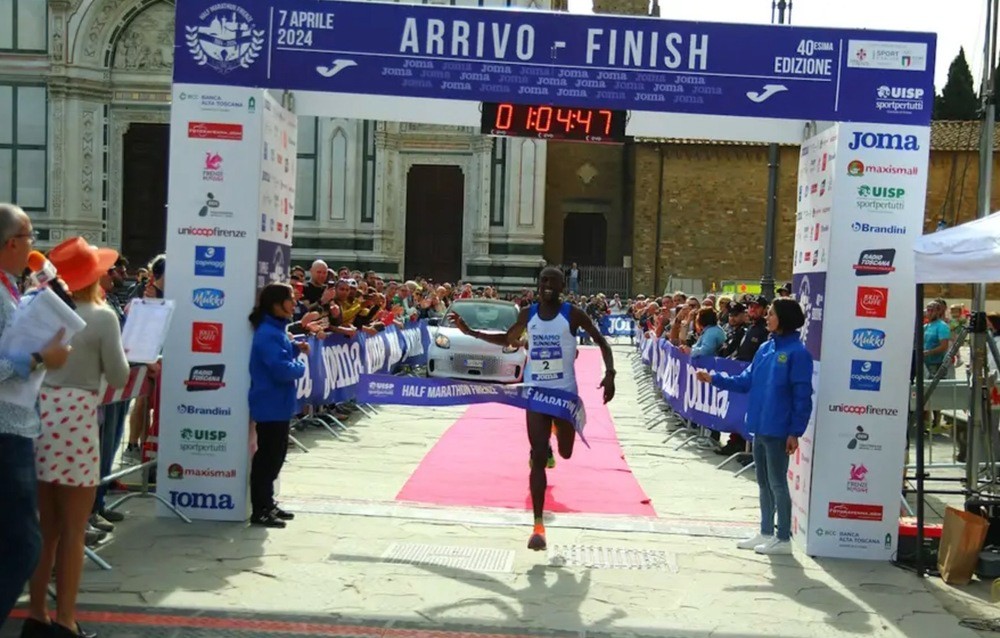 Atletica: il keniano Kimutai vince la Firenze Half Marathon