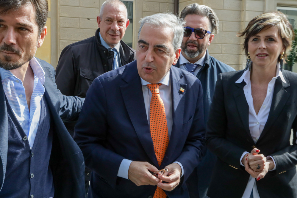 Disforia, genitori contro Gasparri: “Figli strumentalizzati a fini politici” 