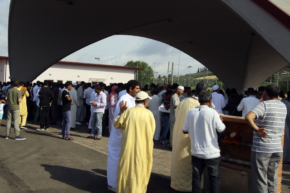 Islam: a Prato preghiera per fine Ramadan in parchi della città