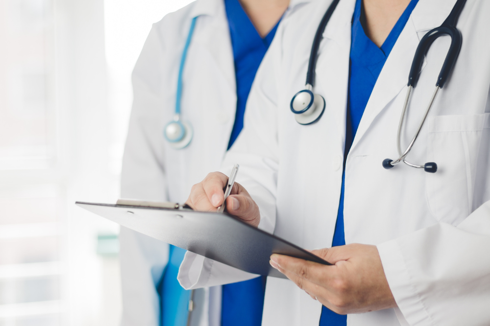 Sanità, un riconoscimento ai medici fiorentini laureati mezzo secolo fa