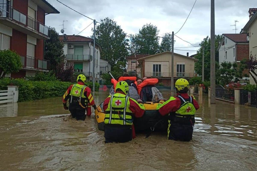 Alluvione in Toscana, grazie Regione ai 4.800 volontari