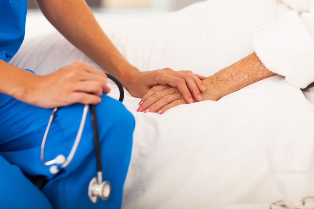 Prato, intervento innovativo su paziente con tumore esofago- ipofaringe