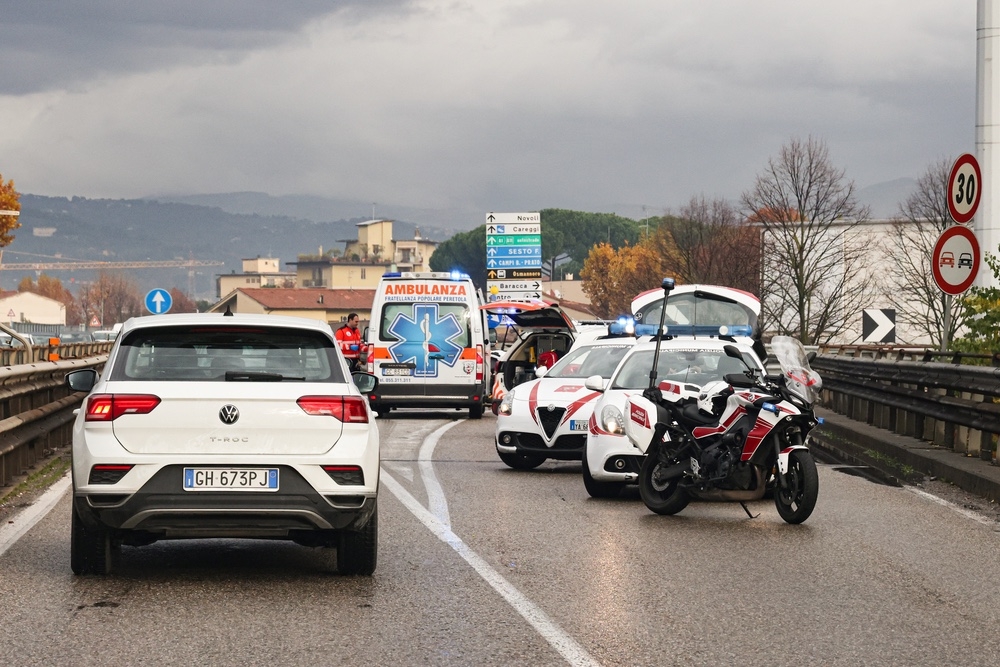 Scontro auto-moto, muore centauro 28enne a Sesto Fiorentino