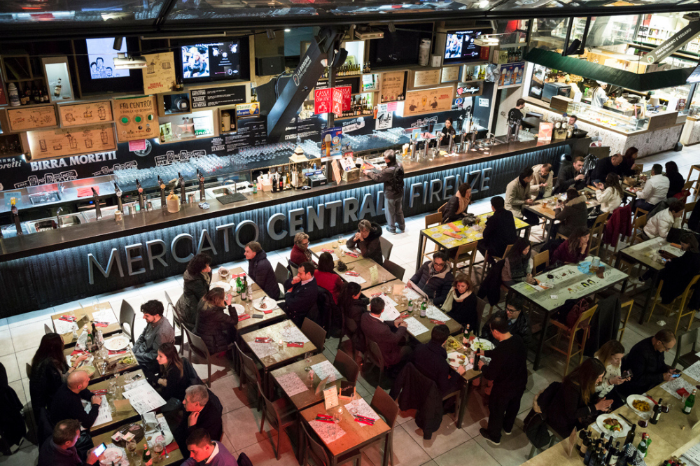 Firenze, 25 milioni di visitatori in 10 anni: la festa del Mercato Centrale 
