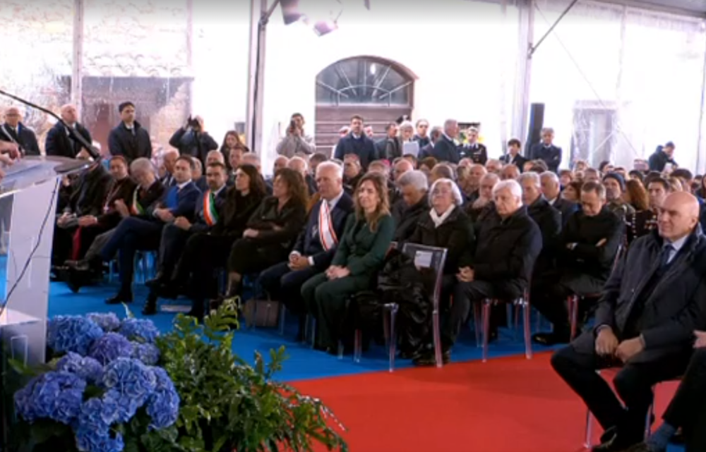 Scoppia la polemica a Civitella, il legale dei superstiti: “Peccato parenti vittime in ultima fila”