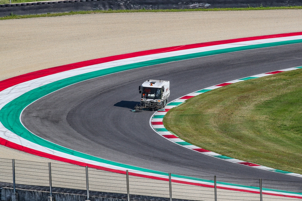 Auto: gara 1 Ferrari Challenge a Engstler e Valint