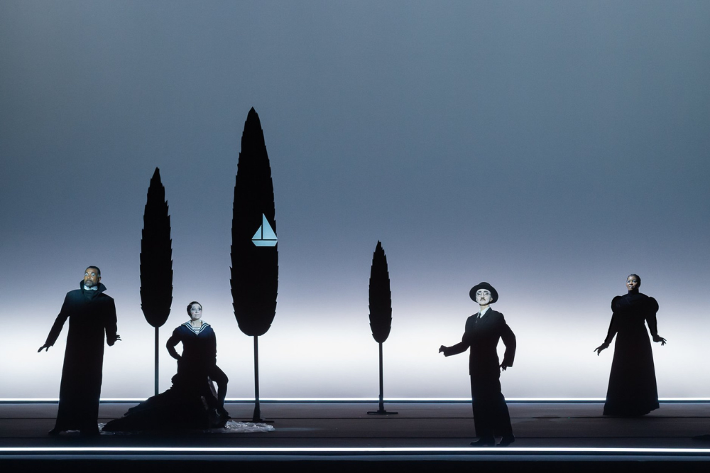 Un elegantissimo Bob Wilson indaga le molteplicità di Pessoa