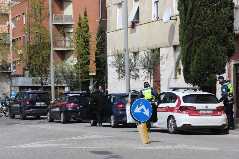 Figli piccoli positivi alla cocaina, 2 anni di carcere al padre