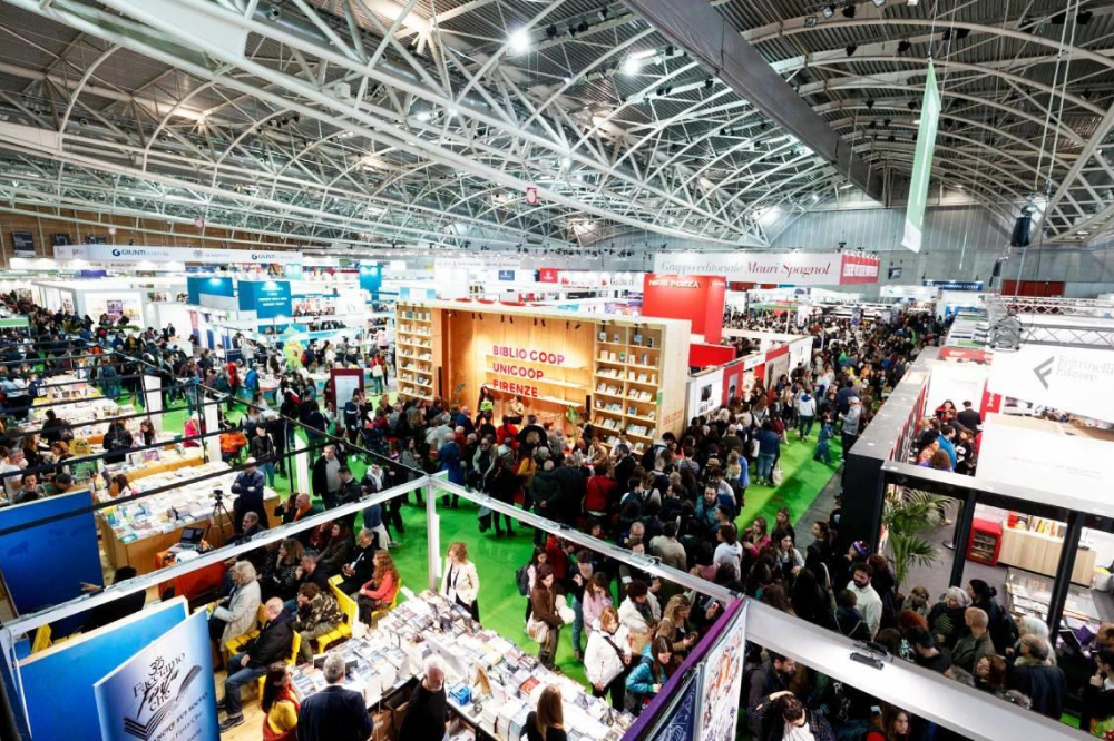 500 toscani sul treno dei lettori da Firenze al Salone del Libro di Torino 
