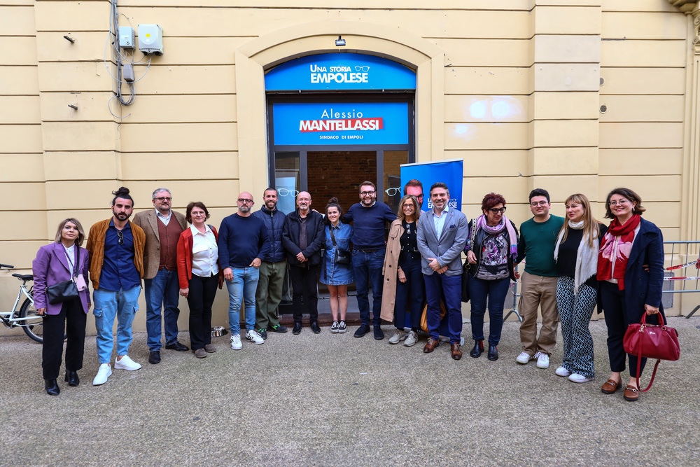 Svastiche su sede comitato candidato centrosinistra a Empoli