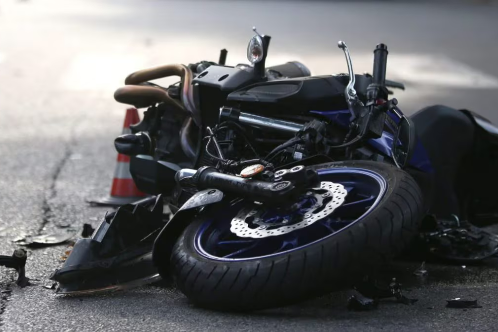 Incidente sui viali a Firenze: morto un motociclista 23enne