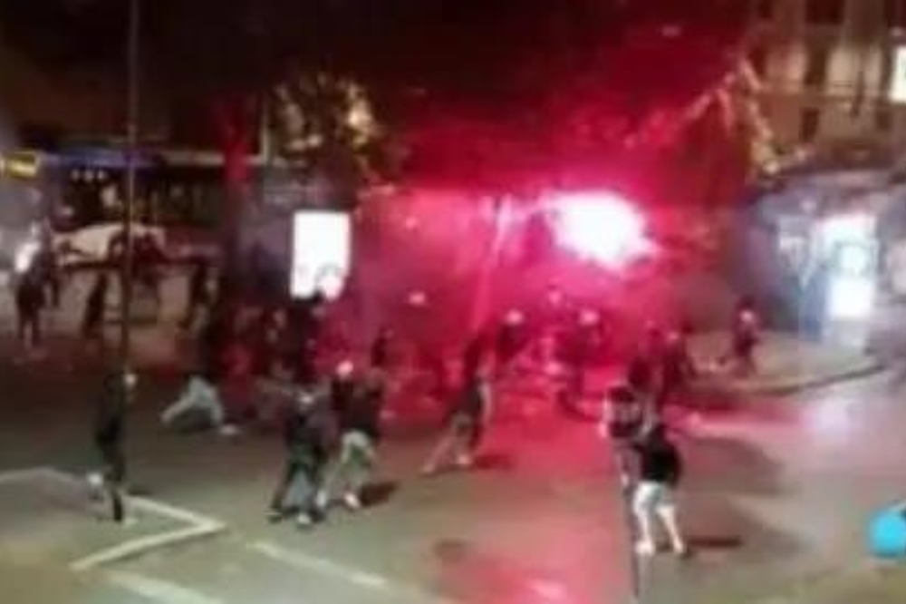 Si affrontarono con caschi e spranghe in Piazza Alberti, 36 ultras a processo
