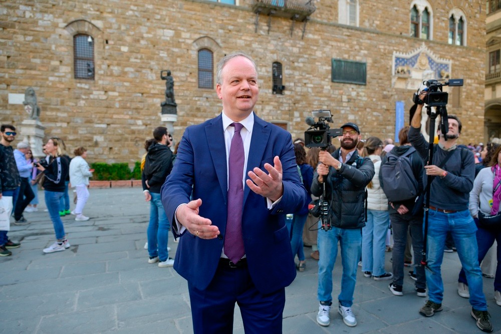 Schmidt: “Viabilità è da migliorare ma no a liberalizzare taxi”