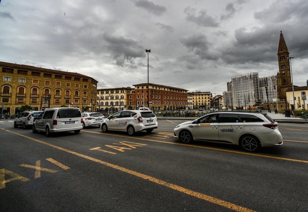 Il martedì nero dei trasporti: tassisti in sciopero per 12 ore