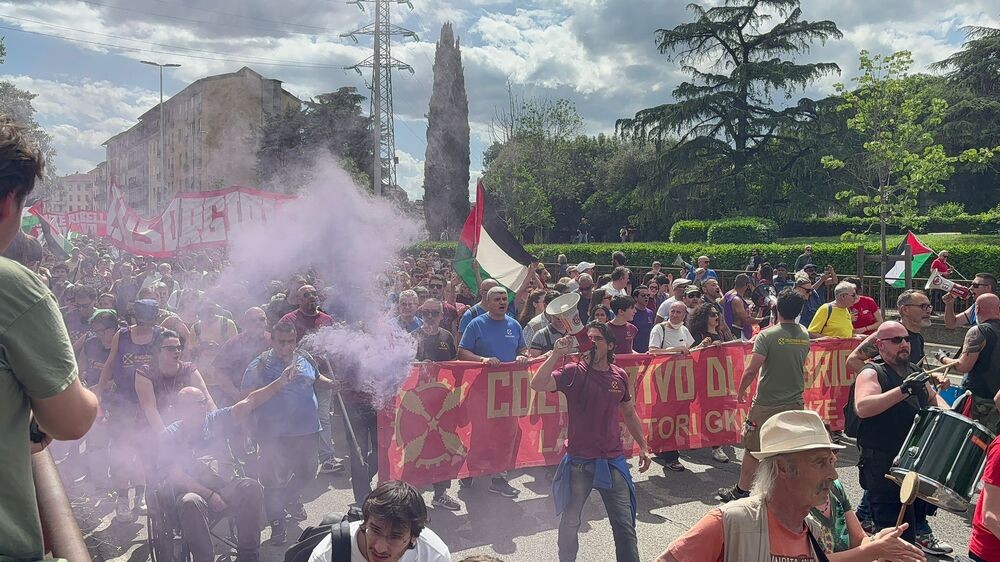 Ex Gkn, una trentina persone tutta la notte alla Regione