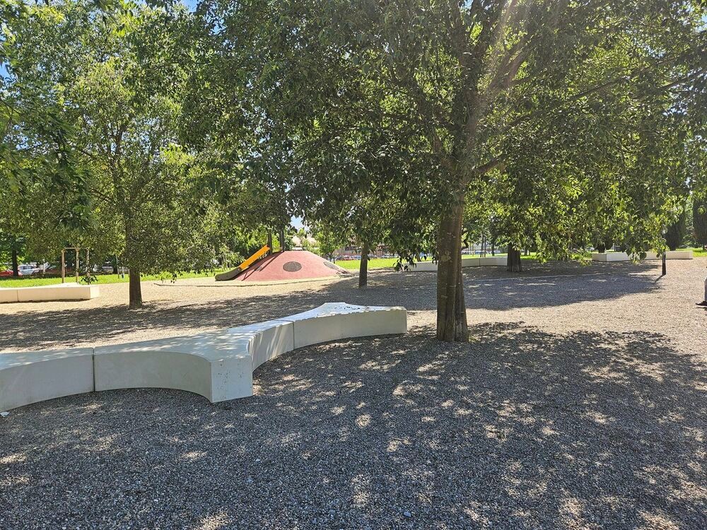 Firenze: in giardino via del Mezzetta 115 alberi in più e giochi inclusivi